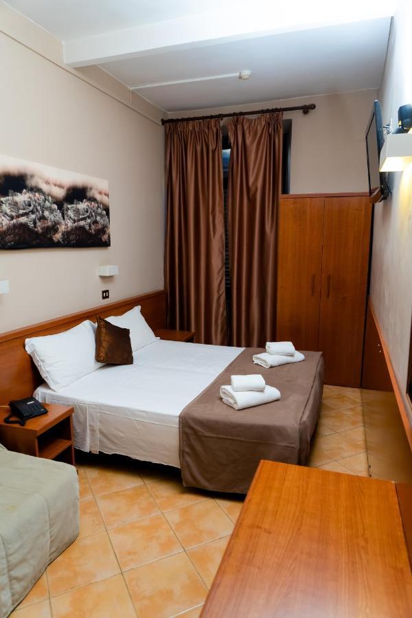 Cervia Hotel *